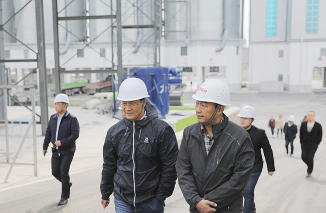 參觀藍(lán)天環(huán)保四位一體項目