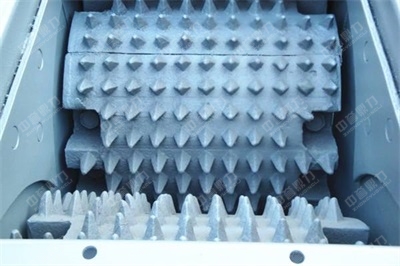 對輥破的輥?zhàn)? style=